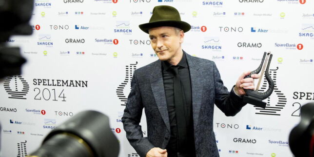 Slår ring rundt Morten Abel