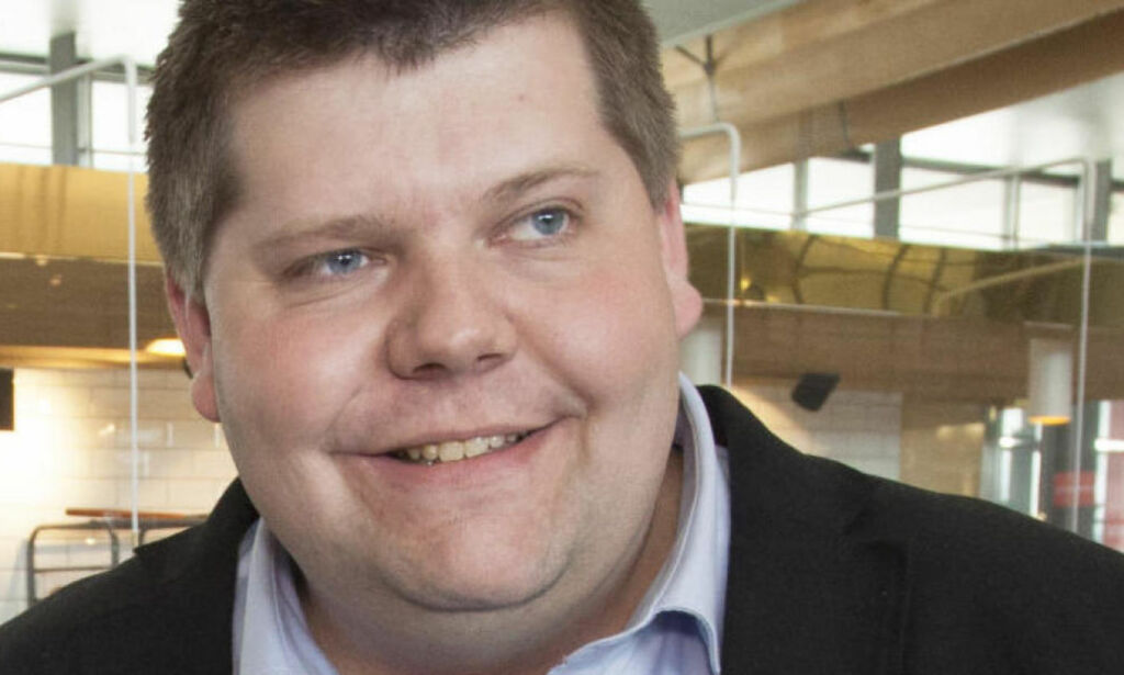 Jon Henrik (29) er autist og sjef for sju. Nå kan han vinne gjev pris