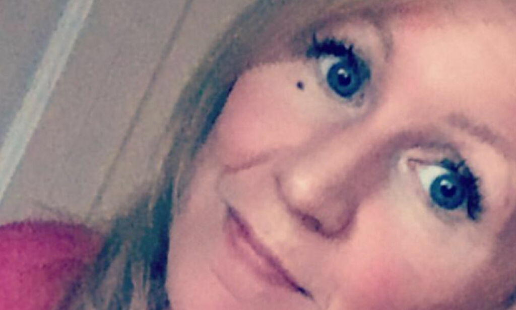 Anne Brith (41) ba sønnen kaste én kilo halloween-godteri: - Gjør det meg til en dårlig mor? Nei