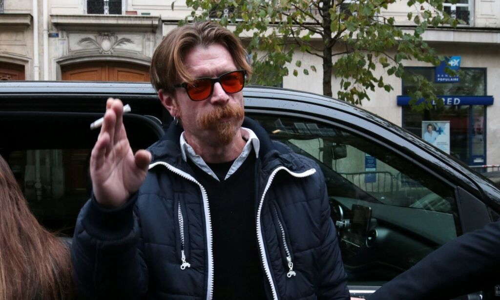 Eagles of Death Metal dro til Paris, men ble nektet å se Sting på Bataclan i natt: - Enkelte ting kan aldri tilgis
