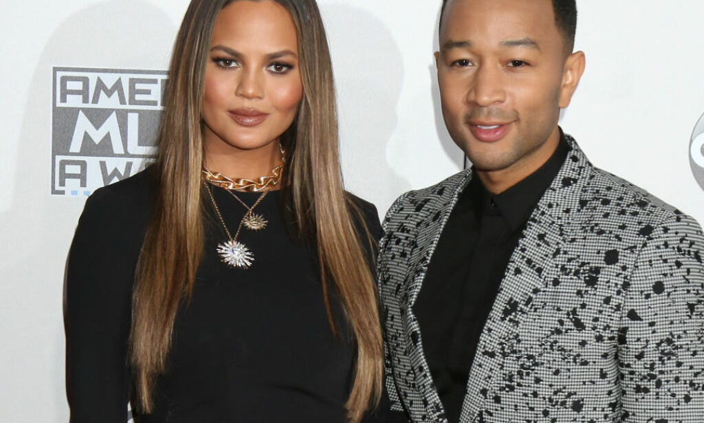 Sa «Obama-greia» om det mest offentlige stedet hun har hatt sex. Nå forklarer Chrissy Teigen