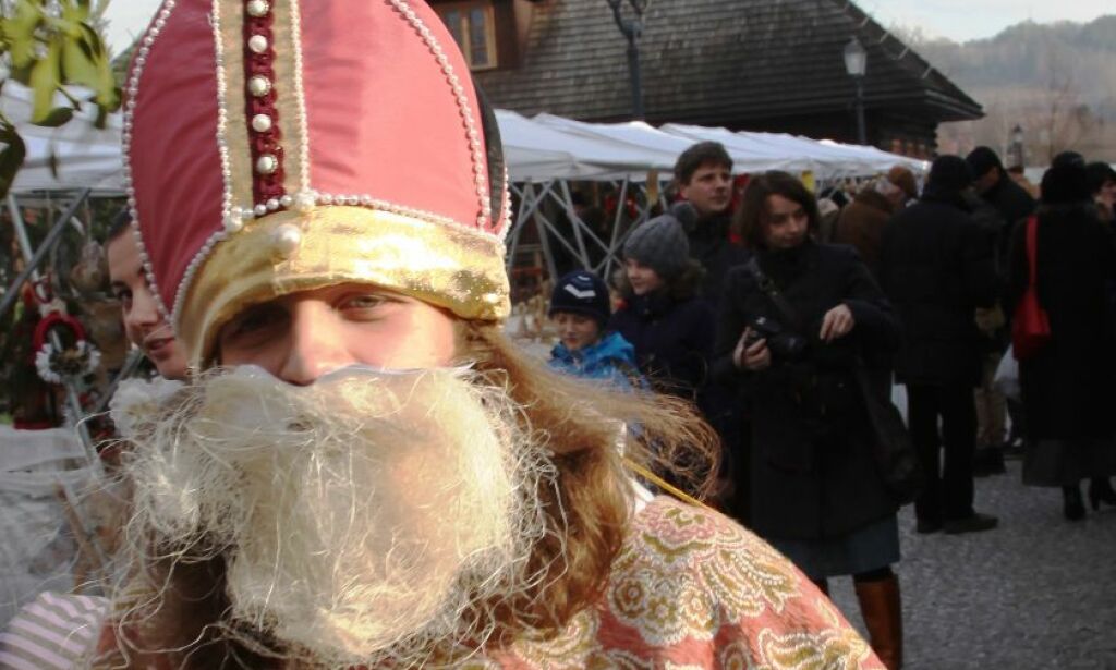 «Santa» kommer med gaver til alle snille barn. Men hvor stammer egentlig julenissen fra?