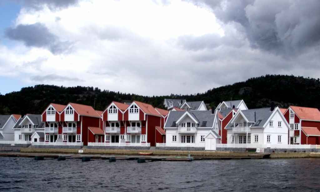 Bedrageridømt finansmann brukte fotballtopp som stråmann. Tar villa og skjærgårdshytte i arrest