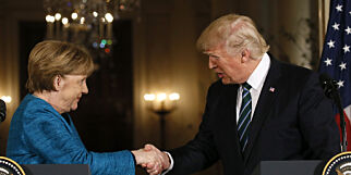 Hevder Trump overrakte Merkel «faktura» på 3000 milliarder