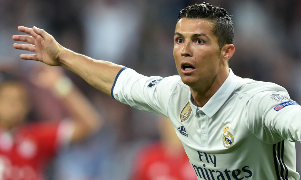 Ronaldo-hattrick, offsidekontroverser og rødt kort da Real Madrid slo ut Bayern i Champions League