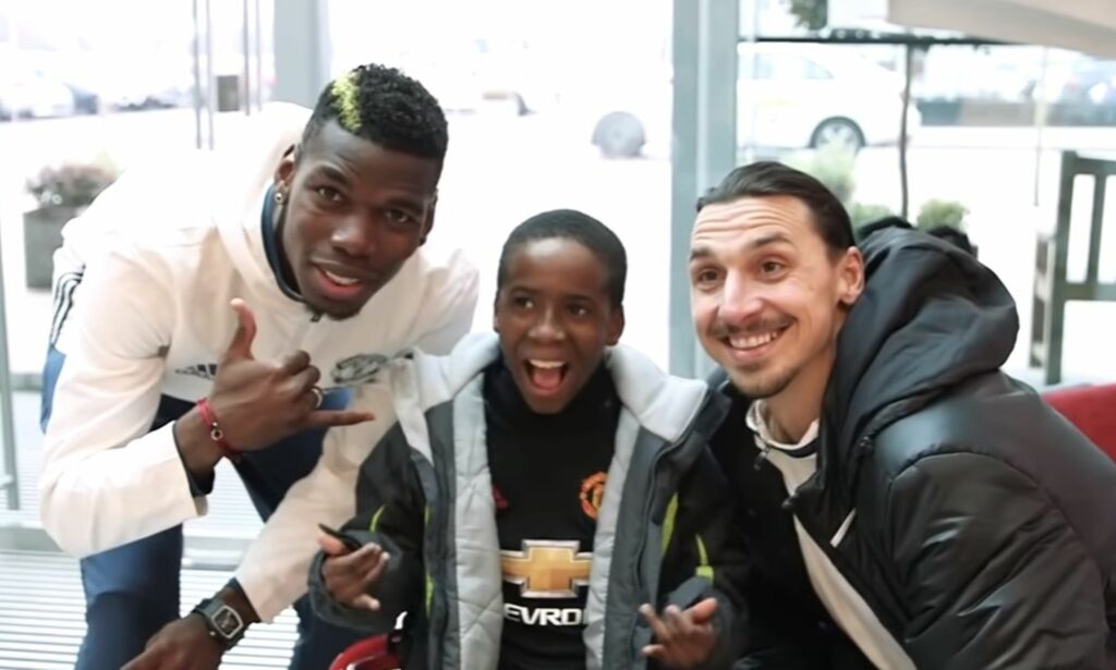 Samuel kan ikke stå oppreist uten hjelp, men er likevel keeper. Nå får han en kjempegave fra Pogba