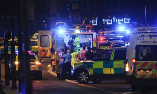 Gerard kastet flasker, glass, krakker og stoler mot terroristene som tok seg inn på restauranten