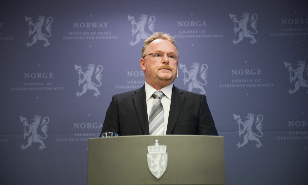 Ber Sandberg rydde opp: - Det skal ikke være noen skjulte bakveier til norske statsråder