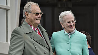 Dronning Margrethe bryter stillheten om ektemannens sykdom