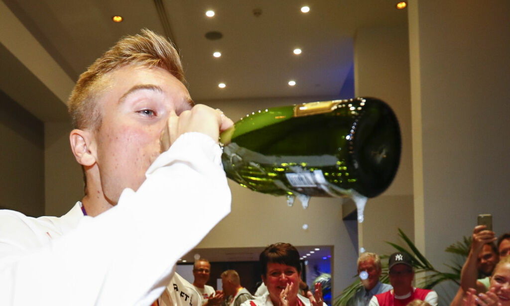 Full familiefest for bronsevinner Filip