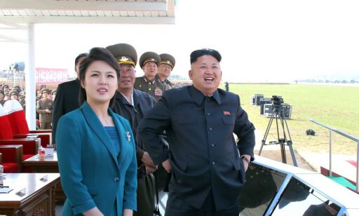 Hun smiler ofte ved diktatorens side. Likevel vet verden nesten ingen ting om Ri Sol-ju