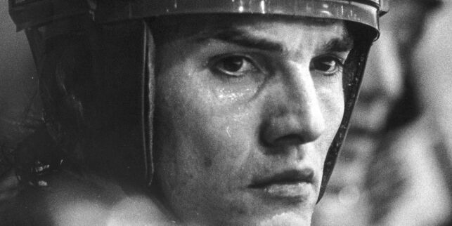 For 33 år siden signerte hockey- legenden på et papir som endret alt