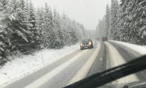 Advarer mot snø og vanskelige kjøreforhold - og verre blir det