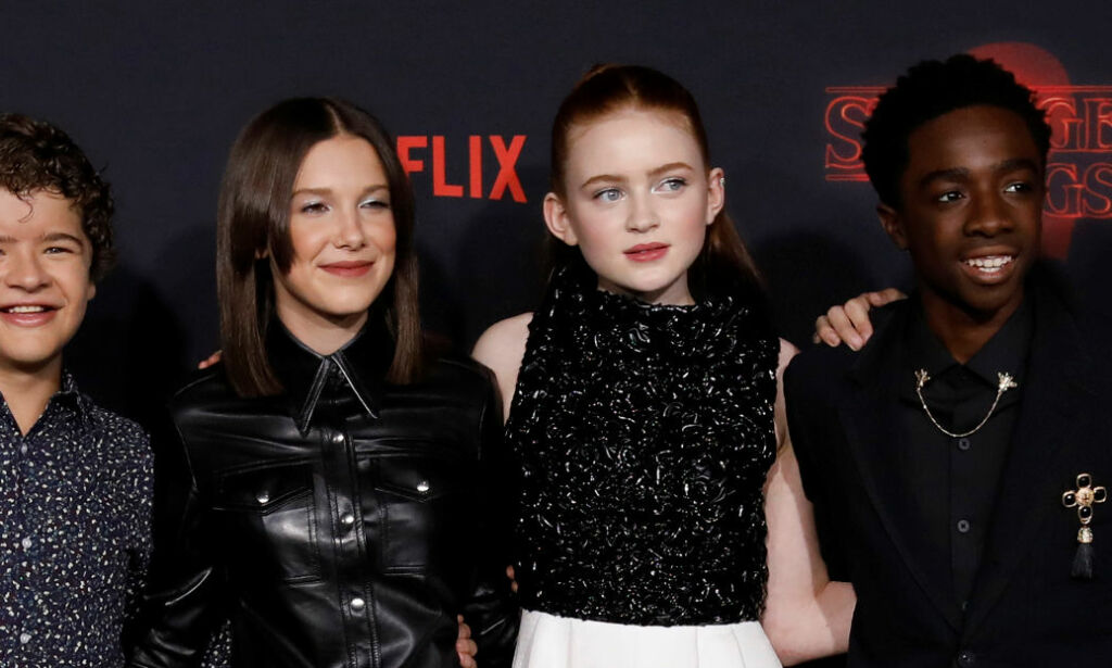 «Stranger Things»-barna ble tvunget til å ha sitt første kyss på skjermen. Det førte til panikk