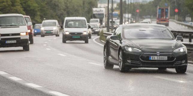 Jeg er forbanna. Jeg lever. Jeg kjenner fellesskap. Jeg stemmer i: «TESLARASSHØL»