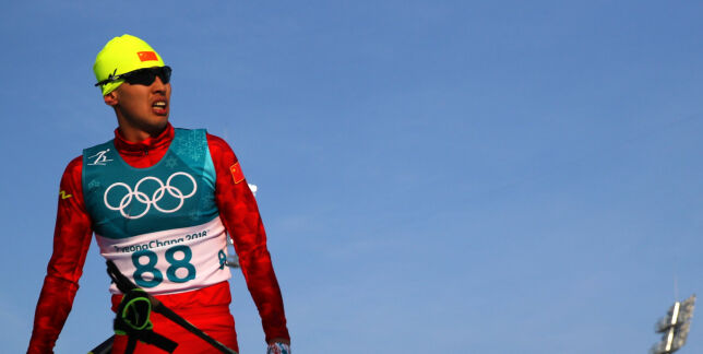 Kineseren ledet OL hele fem minutter foran Cologna og Sundby. Så ble han avslørt