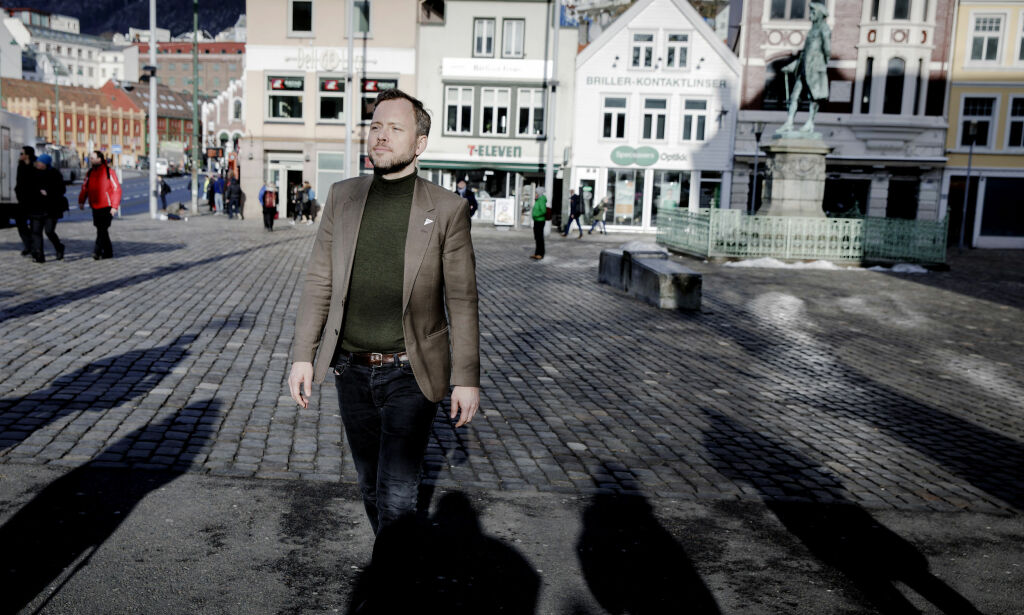 Ble hentet av ambulanse midt på natta