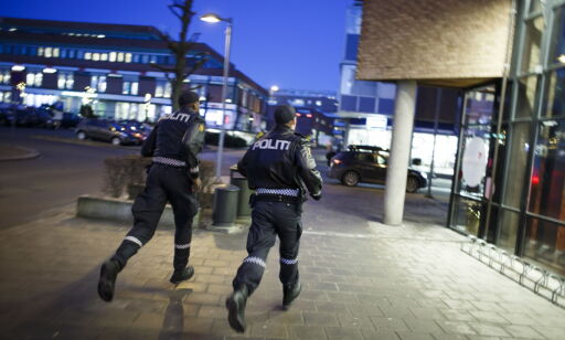 - Tenåringsjenter møtes til slåsskamper og truer med kniv på grunn av baksnakking og gutteintriger