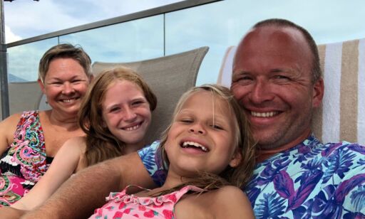 Frustrert familie strandet i Nice: Satt fem timer i telefonkø hos SAS' kundeservice