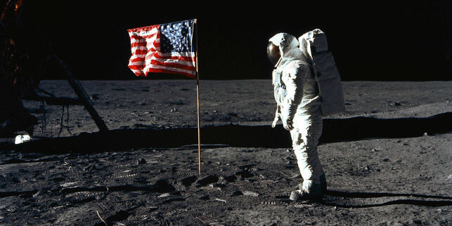 Neil Armstrong reiste til månen, men hans lengste reise var sju meter for å redde sønnen