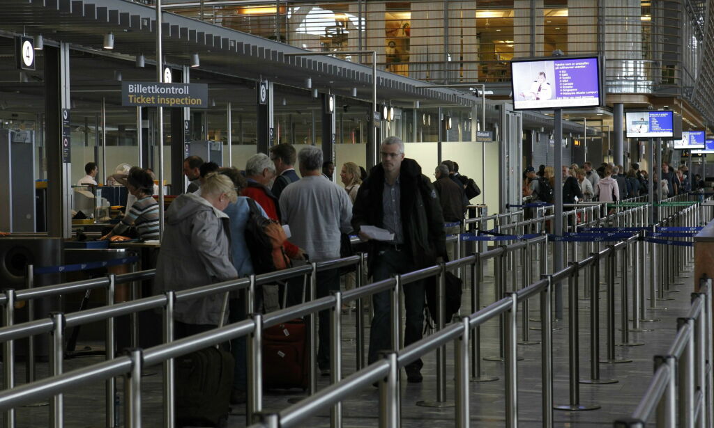 Full mann kastet av fly på Gardermoen – forsøkte igjen