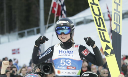 Poengdrama: Historisk VM-gull til Maren Lundby - vant med 0,5 poeng: - Veldig nervepirrende