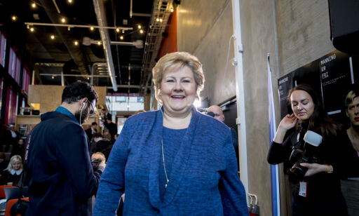 Erna kritiserer teaterstykke: - Dere må ha ryggrad